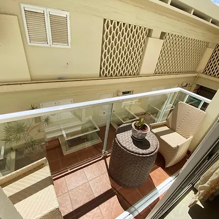 Victoria S Apartment *